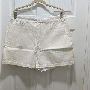 Tommy Hilfiger Women's White Shorts